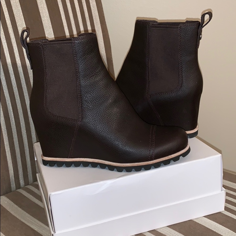 Ugg Pax wedge bootie